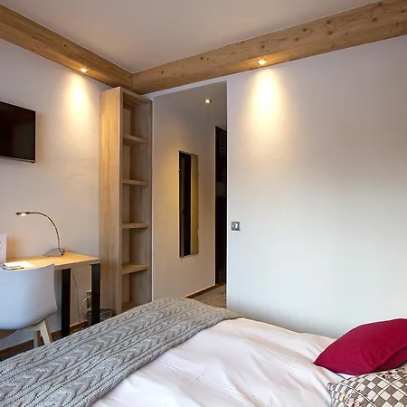 Les Mélèzes Hotel 3*