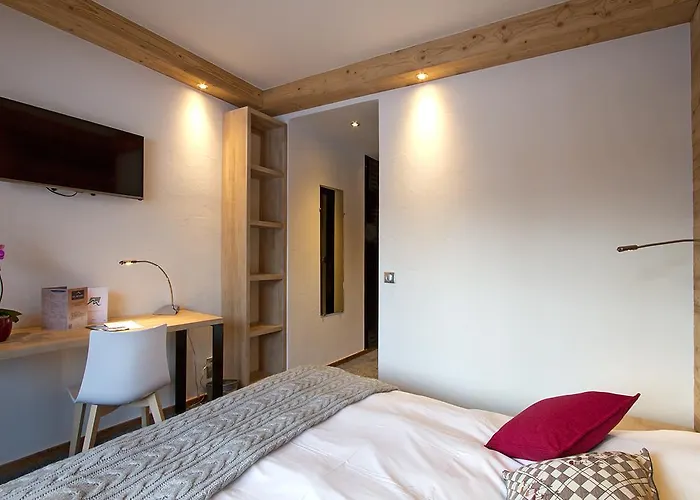 Les Melezes Hotell 3*
